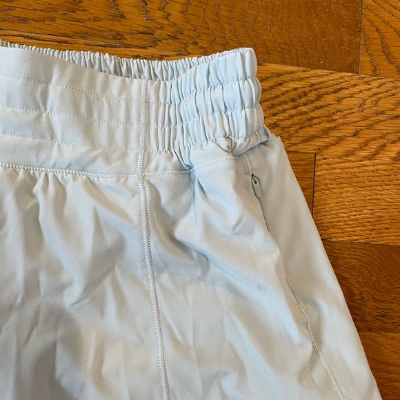 Lululemon hotty hot short pale blue 4 - Picture 2 of 3